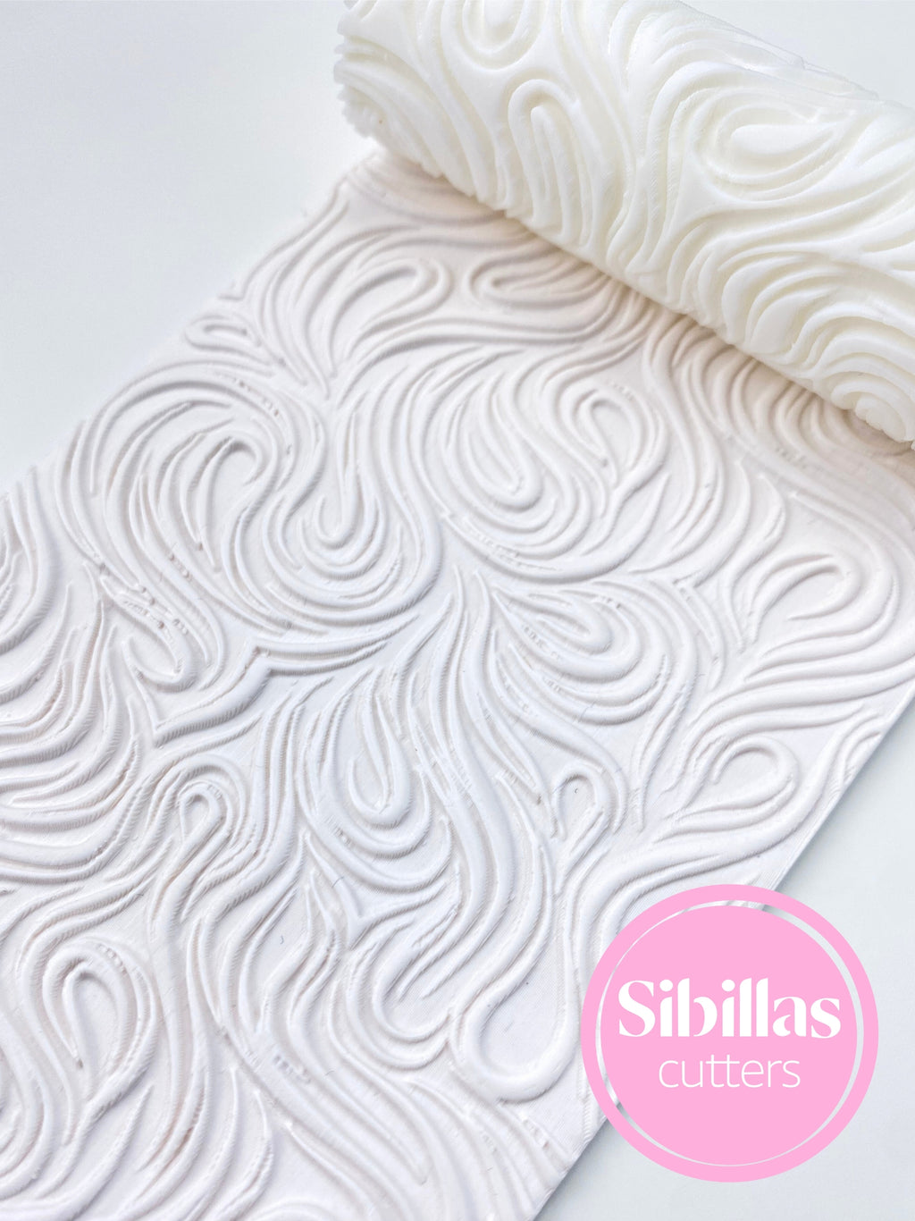 Textured rollers for clay featuring elegant waves and abstract line patterns, designed for polymer clay DIY crafts. This vintage ceramic hand roller creates beautiful textures for earrings, charms, and small pottery pieces. Perfect for adding unique patterns to polymer clay jewelry, pendants, and Boho-inspired designs. Lightweight, easy to use, and ideal for hobbyists, small business Etsy sellers, and professional crafters looking to create detailed, handmade clay textures.