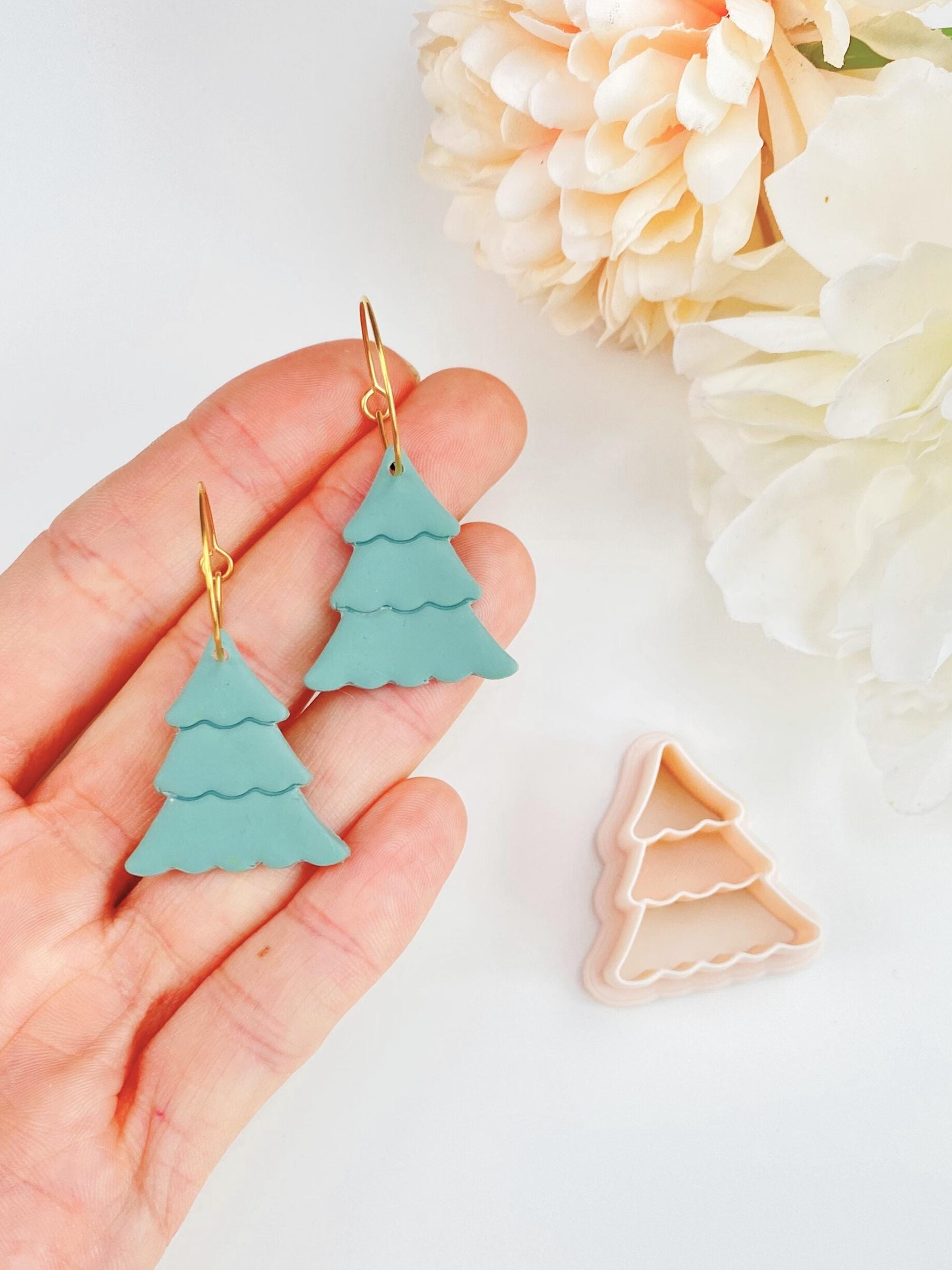 DIY jewelry tool: Christmas tree clay cutter for polymer clay holiday projects